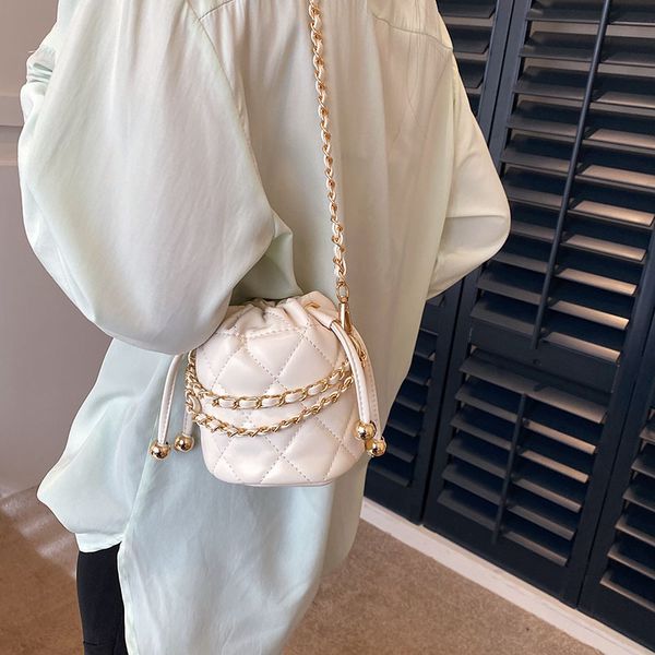 mini lingge chain cute bucket key bag 2023 spring/summer new fashion shoulder bag, White
mini lingge chain cute bucket key bag 2023 spring/summer new fashion shoulder bag, White