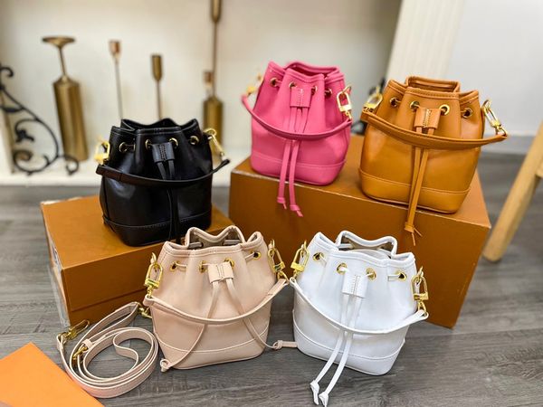 bucket bag designer mini drawstring crossbody shoulder bags multi-colors detachable strap womens small buckets bag classical flower patterm
bucket bag designer mini drawstring crossbody shoulder bags multi-colors detachable strap womens small buckets bag classical flower patterm