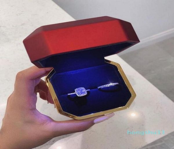 2pcs couple rings luxury jewelry 925 sterling silver couple ring cushion shape white z party women wedding bridal ring set gif6553358, Slivery;golden
2pcs couple rings luxury jewelry 925 sterling silver couple ring cushion shape white z party women wedding bridal ring set gif6553358, Slivery;golden