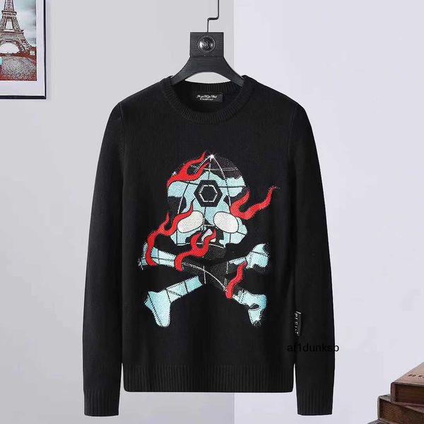 pullover plein philipps sweater men's long-sleeved metal letters embroidered neck leather plan european fashion ppm103 trend round, White;black
pullover plein philipps sweater men's long-sleeved metal letters embroidered neck leather plan european fashion ppm103 trend round, White;black