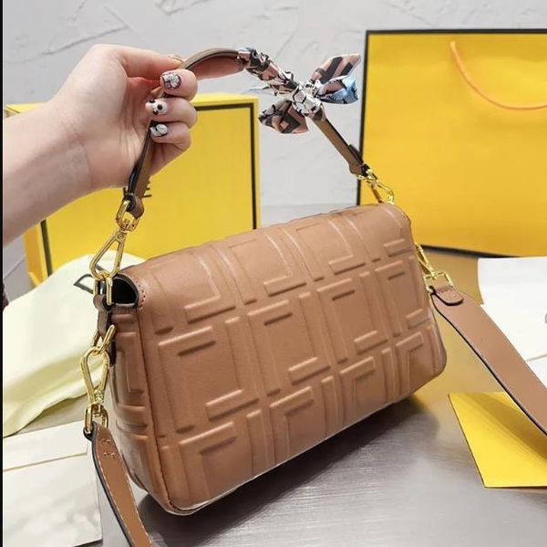 designer bag handbag designer bag women fashion brand leather classic imitation brand stitching letter buckle one shoulder bride bag versati
designer bag handbag designer bag women fashion brand leather classic imitation brand stitching letter buckle one shoulder bride bag versati