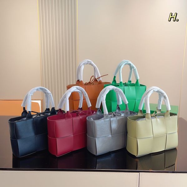 arco tote bag cassette bag brick candy bag designer weave bag shoulder crossbody bag real leather 5a quality size 25-16cm
arco tote bag cassette bag brick candy bag designer weave bag shoulder crossbody bag real leather 5a quality size 25-16cm