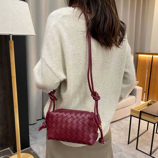 designer bag knotted diamond lattice woven bag pillow bag small square bag shoulder messenger bag hand bag women's bag venetas bag ph27
designer bag knotted diamond lattice woven bag pillow bag small square bag shoulder messenger bag hand bag women's bag venetas bag ph27
