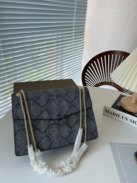 5a high-quality designers tote luxury bags travelling shopping elegant evening handbags for women fashion classic crossbody bag 5 colors
5a high-quality designers tote luxury bags travelling shopping elegant evening handbags for women fashion classic crossbody bag 5 colors