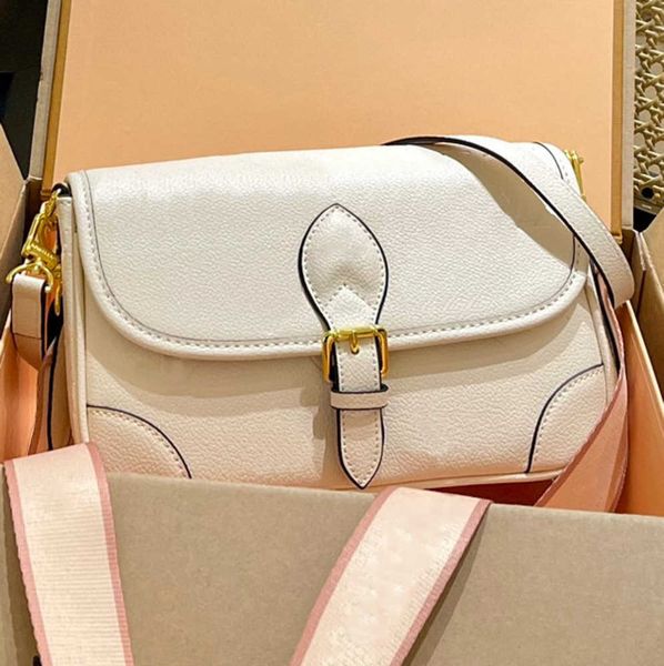 designer bags shoulder bag totes real leather luxury old flower diane baguette handbags large-capacity canvas strap embossed letters colorfu
designer bags shoulder bag totes real leather luxury old flower diane baguette handbags large-capacity canvas strap embossed letters colorfu
