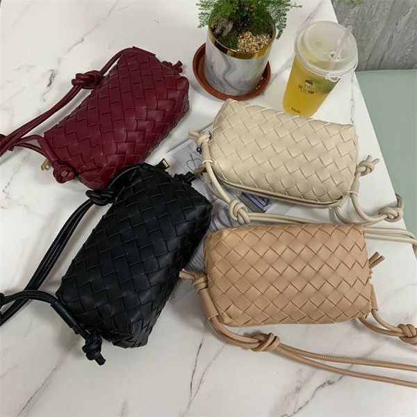 designer bag hand-woven bag women's messenger bag small square bag soft leather shoulder bag venetas bag m19z
designer bag hand-woven bag women's messenger bag small square bag soft leather shoulder bag venetas bag m19z