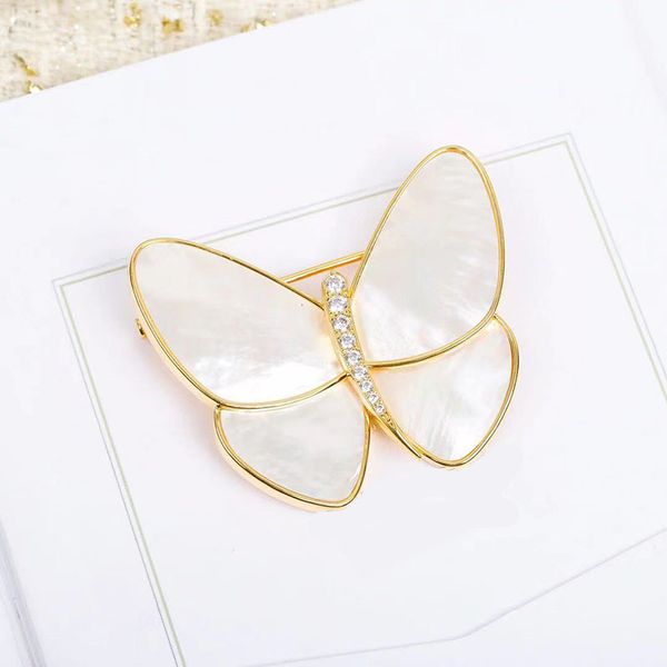 natural shell brooches for women butterfly charm brooches four leaf flowers dupe design, Gray 
natural shell brooches for women butterfly charm brooches four leaf flowers dupe design, Gray