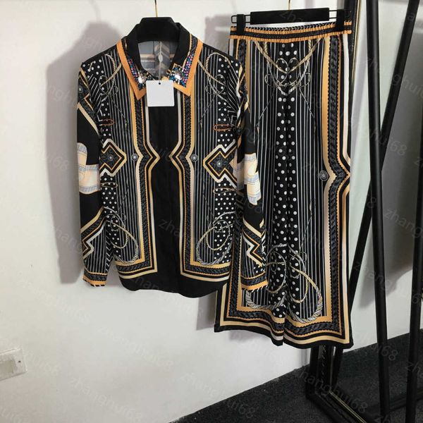 23ss womens designer clothing casual suit women pants sets polka dot vintage print nail drill lapel long sleeve shirt high waist wide leg pa, White
23ss womens designer clothing casual suit women pants sets polka dot vintage print nail drill lapel long sleeve shirt high waist wide leg pa, White