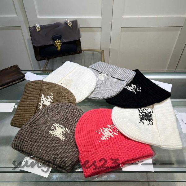 autumn and winter knitted hat, fashion simple atmosphere, thick warm soft and comfortable, unisexes, designer luxury logo, high version 2094, Blue;gray
autumn and winter knitted hat, fashion simple atmosphere, thick warm soft and comfortable, unisexes, designer luxury logo, high version 2094, Blue;gray