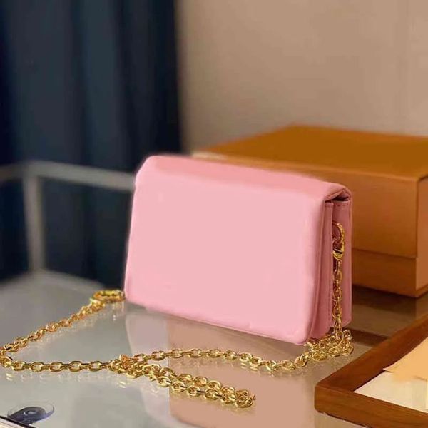 2023 designer chain shoulder bag woman evening bags designer handbag soft leather classic print crossbody messenger bags lady purse 220819, Black;red
2023 designer chain shoulder bag woman evening bags designer handbag soft leather classic print crossbody messenger bags lady purse 220819, Black;red