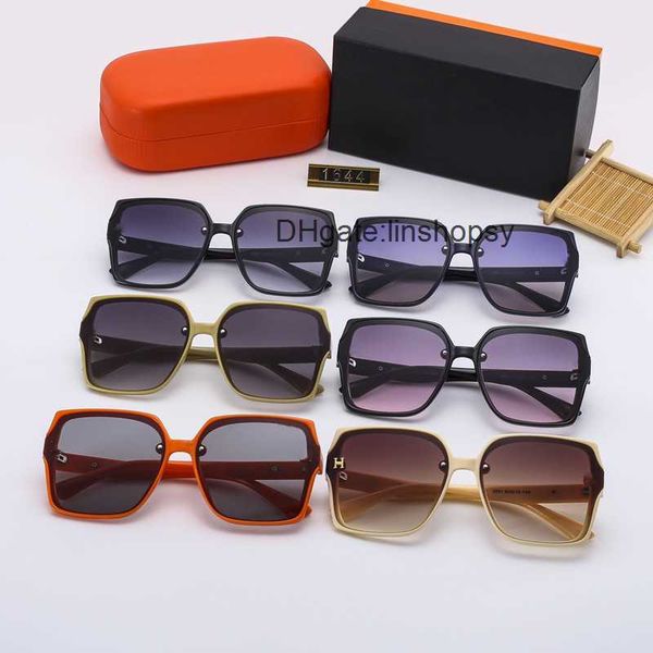 wholesale women's sunglasses designer women's h sunglasses summer polarized glasses original box, White;black
wholesale women's sunglasses designer women's h sunglasses summer polarized glasses original box, White;black