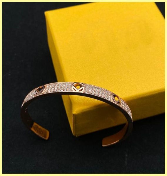 fashion womens designer bracelet mens charm chains full diamond letters f gold bracelets gifts womens luxury love bracelets jewelr4398174, Golden;silver
fashion womens designer bracelet mens charm chains full diamond letters f gold bracelets gifts womens luxury love bracelets jewelr4398174, Golden;silver