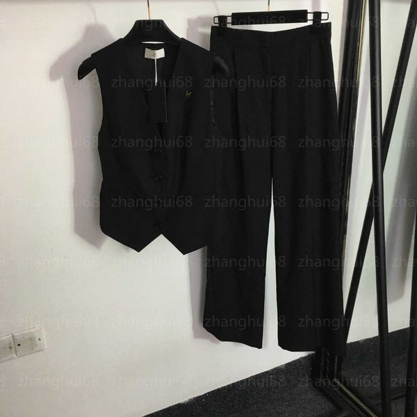 23ss casual suit women pants sets womens designer clothing letter brooch decorated v-neck suit waistcoat high-waisted wide-leg pants sets wo, White
23ss casual suit women pants sets womens designer clothing letter brooch decorated v-neck suit waistcoat high-waisted wide-leg pants sets wo, White