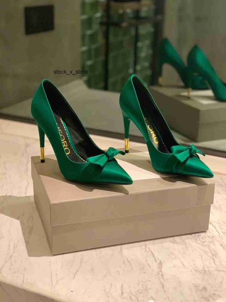 party tom-fords brands high luxury heel lady dress shoes summer all-day designing sandals back bow tie pump suede playful high heels 35-43, Black
party tom-fords brands high luxury heel lady dress shoes summer all-day designing sandals back bow tie pump suede playful high heels 35-43, Black