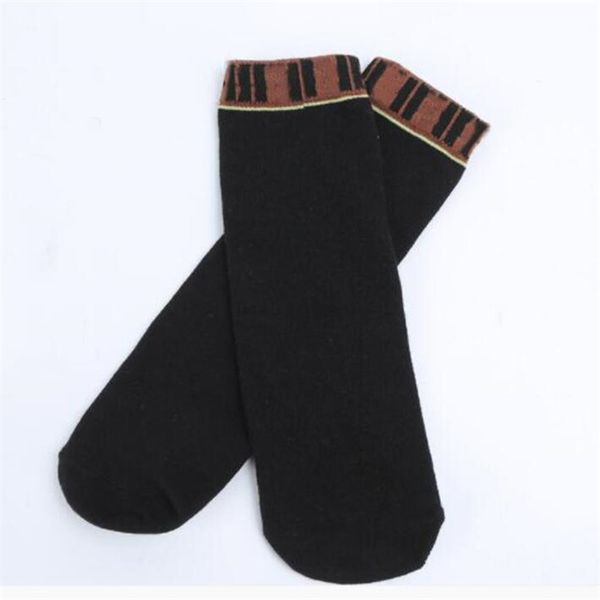fashion kids socks spring autumn trend letter stockings cotton athletic long sock designer children hosiery, Pink;yellow
fashion kids socks spring autumn trend letter stockings cotton athletic long sock designer children hosiery, Pink;yellow