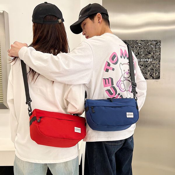 evening bags chest bag messenger men s and women s shoulder casual simple versatile small bolso mujer 230724
evening bags chest bag messenger men s and women s shoulder casual simple versatile small bolso mujer 230724