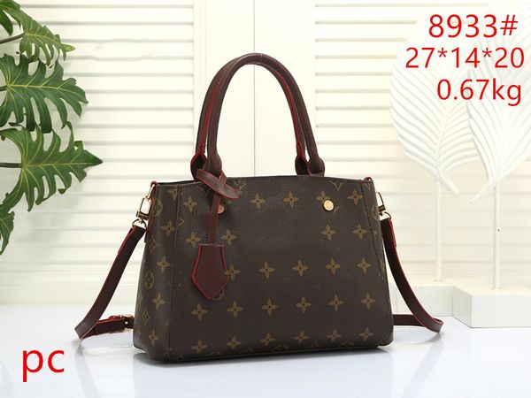 luxury and fashionable women's printed leather bag, crossbody bag, handbag, wallet, shopping bag
luxury and fashionable women's printed leather bag, crossbody bag, handbag, wallet, shopping bag