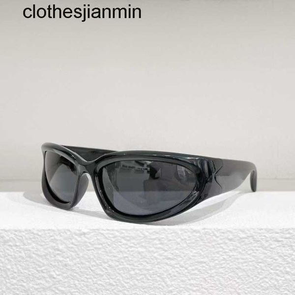 2023 fashion design sunglasses %80 factory wholesale and retail new b-shaped sunglass for men women same as kardashian's uv ristant 015, White;black
2023 fashion design sunglasses %80 factory wholesale and retail new b-shaped sunglass for men women same as kardashian's uv ristant 015, White;black