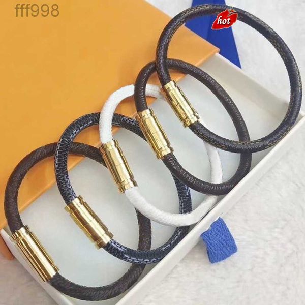 friendship floral leather bracelet valentine's designer bracelets charm men day and women metal jewelry lock fashion classic simple gif, Golden;silver
friendship floral leather bracelet valentine's designer bracelets charm men day and women metal jewelry lock fashion classic simple gif, Golden;silver
