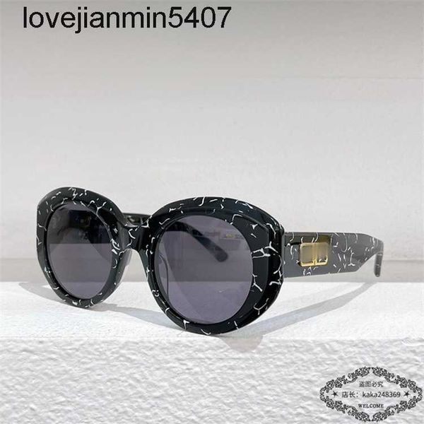 2023 fashion design sunglasses %80 factory wholesale and retail b family's new plate oval sunglass men's women's fashion ins., White;black
2023 fashion design sunglasses %80 factory wholesale and retail b family's new plate oval sunglass men's women's fashion ins., White;black