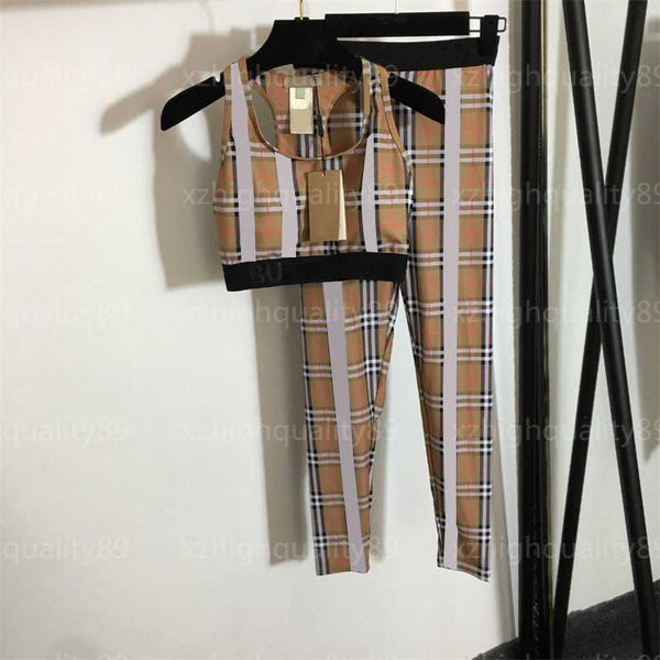 designer tracksuit women yoga clothes fitness suit sporty and rich vest sweatpants two piece set classic plaid print sport tank skinny botto, Gray
designer tracksuit women yoga clothes fitness suit sporty and rich vest sweatpants two piece set classic plaid print sport tank skinny botto, Gray