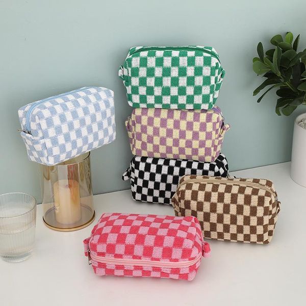 cosmetic bags cases ins checkerboard knitted bag for women largecapacity lattice makeup plaid multifunction storage organizer pouch 230725
cosmetic bags cases ins checkerboard knitted bag for women largecapacity lattice makeup plaid multifunction storage organizer pouch 230725