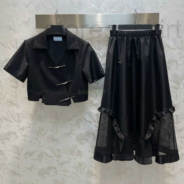 two piece dress designer 23ss women sets outfit suits with letter button girls milan runway brand outwear blazer crop jacket and spliced mid, White
two piece dress designer 23ss women sets outfit suits with letter button girls milan runway brand outwear blazer crop jacket and spliced mid, White