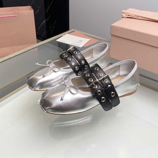 luxury designer women casual shoes fashion genuine leather ballet flats butterfly-knot belt buckle shoes lovely leisure runway outfit female, Black
luxury designer women casual shoes fashion genuine leather ballet flats butterfly-knot belt buckle shoes lovely leisure runway outfit female, Black
