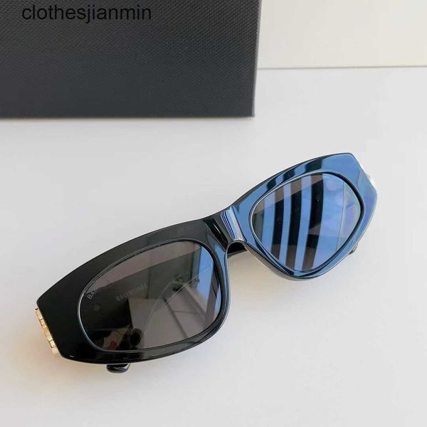 2023 fashion design sunglasses %80 factory wholesale and retail b family sunglass bai jingting same cat's eye butterfly shaped personal, White;black
2023 fashion design sunglasses %80 factory wholesale and retail b family sunglass bai jingting same cat's eye butterfly shaped personal, White;black