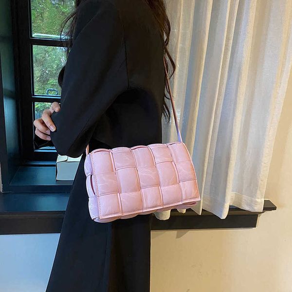 designer bag cassette bags style beauty bag pitaya woven bag shoulder messenger bag
designer bag cassette bags style beauty bag pitaya woven bag shoulder messenger bag