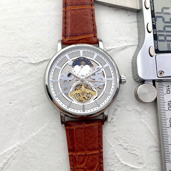 luxury brand mens watches moon phase fashion men designer watch genuine leather strap mechanical automatic movement 44mm gold wristwatches f, Slivery;brown
luxury brand mens watches moon phase fashion men designer watch genuine leather strap mechanical automatic movement 44mm gold wristwatches f, Slivery;brown