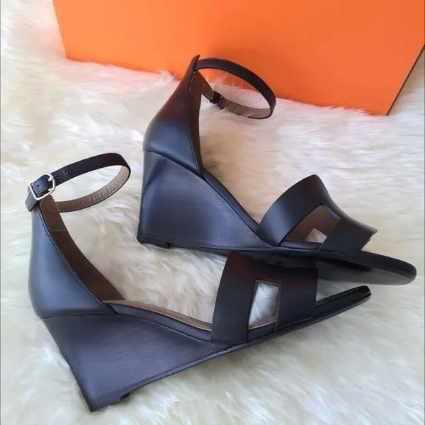 luxury designer sandal summer high heels women wedges shoe legend sandals wedge shoes black genuine leather luxury with box 35-42
luxury designer sandal summer high heels women wedges shoe legend sandals wedge shoes black genuine leather luxury with box 35-42