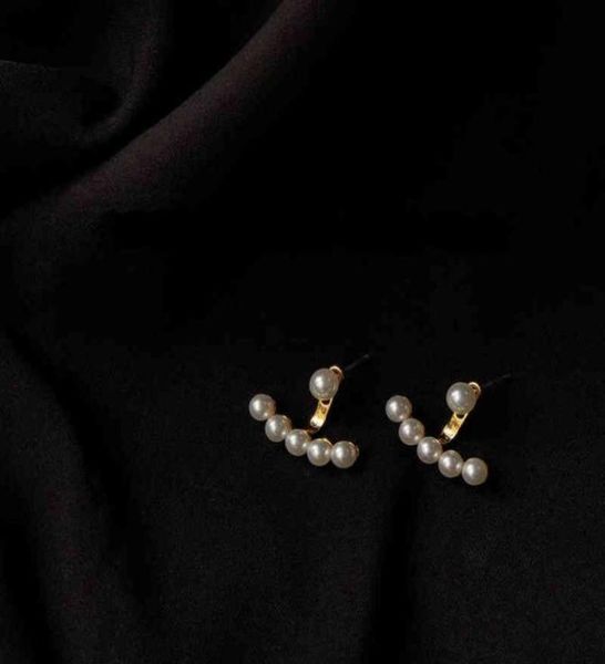 new line korean crystal metal pearl earrings for women girl simple gold color small earring party jewelry4243892, Silver
new line korean crystal metal pearl earrings for women girl simple gold color small earring party jewelry4243892, Silver