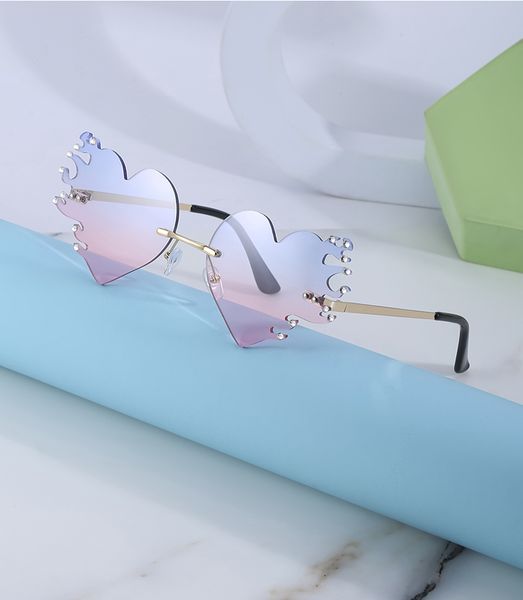 fashion with diamond heart heart sunglasses ladies european and american personality trend dance sunglasses women fashion sunglasses, White;black
fashion with diamond heart heart sunglasses ladies european and american personality trend dance sunglasses women fashion sunglasses, White;black