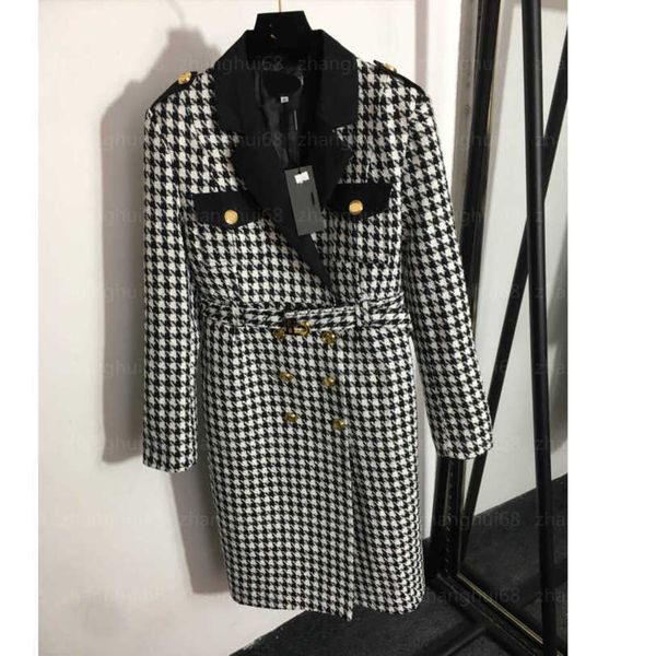 23ss womens jacket womens designer clothing b letter belt double-breasted plaid coat dress jacket women clothes a1, Tan;black
23ss womens jacket womens designer clothing b letter belt double-breasted plaid coat dress jacket women clothes a1, Tan;black