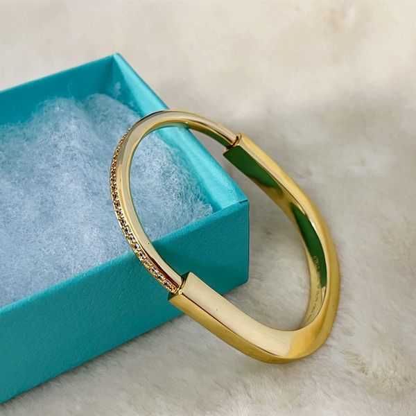 designer lock bracelet bangle steel silver gold bracelets for women men luxury jewelry with velvet bag high versionmlch, Black
designer lock bracelet bangle steel silver gold bracelets for women men luxury jewelry with velvet bag high versionmlch, Black