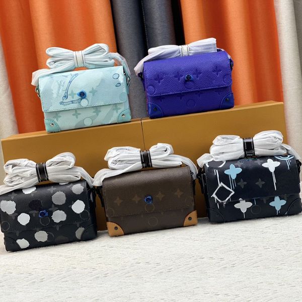 designer bag mens and womens leather shoulder bag mini portable tote bag temperament crossbody bag fashion magnetic buckle bag #81783
designer bag mens and womens leather shoulder bag mini portable tote bag temperament crossbody bag fashion magnetic buckle bag #81783