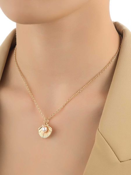 women's accessories false pearl decorative shell pendant necklace, Silver 
women's accessories false pearl decorative shell pendant necklace, Silver