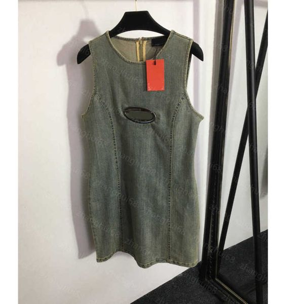 23ss summer dress womens designer clothing women dresses chest hollow logo hardware decoration cowboy sleeveless vest dress womens clothing, Black;gray
23ss summer dress womens designer clothing women dresses chest hollow logo hardware decoration cowboy sleeveless vest dress womens clothing, Black;gray