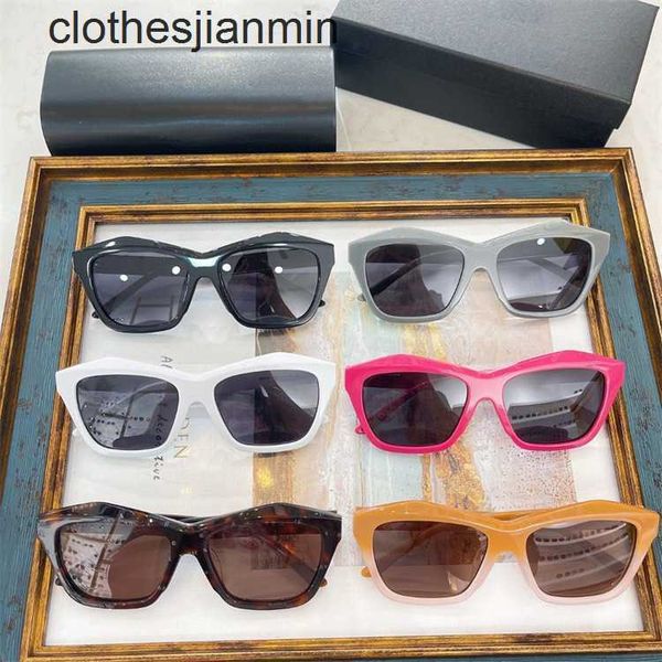 2023 fashion design sunglasses %80 factory wholesale and retail family b's new plate box sunglass men's women's ins network r, White;black
2023 fashion design sunglasses %80 factory wholesale and retail family b's new plate box sunglass men's women's ins network r, White;black