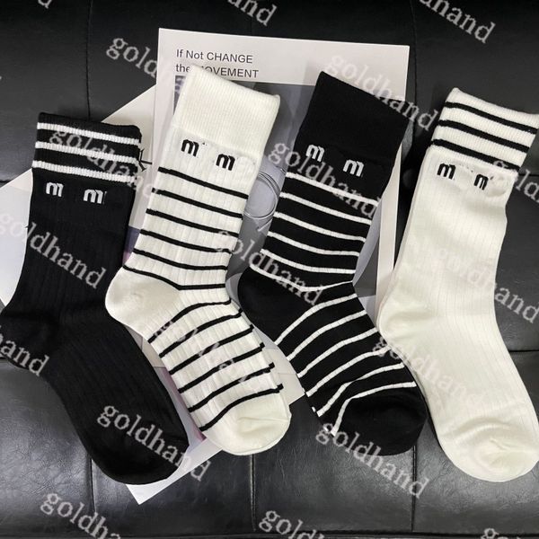 designer mens womens socks sports winter mesh letter printed sock embroidery cotton hosiery, Black;white
designer mens womens socks sports winter mesh letter printed sock embroidery cotton hosiery, Black;white