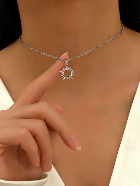 women's accessories 1pc simple sun pendant chain necklace for women for daily commute, Silver
women's accessories 1pc simple sun pendant chain necklace for women for daily commute, Silver