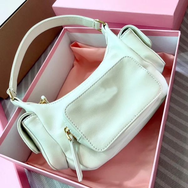 2023 women handbag camera bag fashion locomotive bag shoulder bag classic leather adjustable shoulder strap designer luxury metal hardware l
2023 women handbag camera bag fashion locomotive bag shoulder bag classic leather adjustable shoulder strap designer luxury metal hardware l