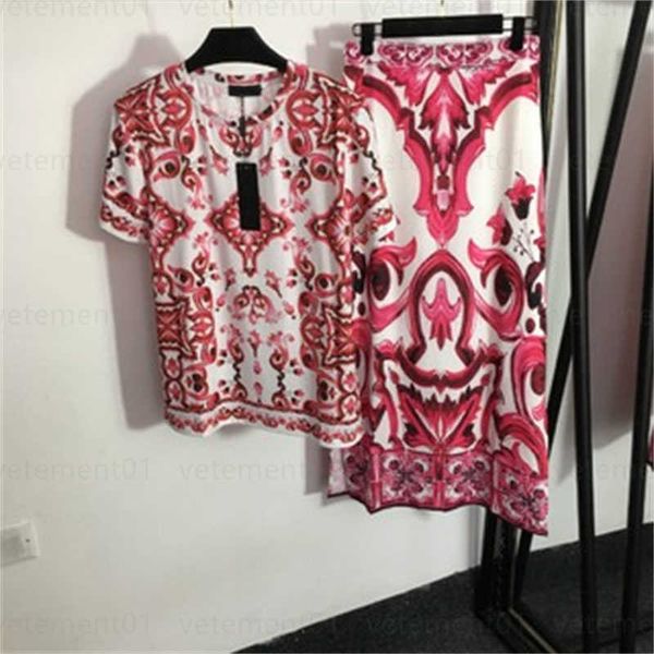 women tshirt even dress two piece set retro floral print short sleeve t shirt high waist split mid-length half skirt designer workout clothe, White
women tshirt even dress two piece set retro floral print short sleeve t shirt high waist split mid-length half skirt designer workout clothe, White