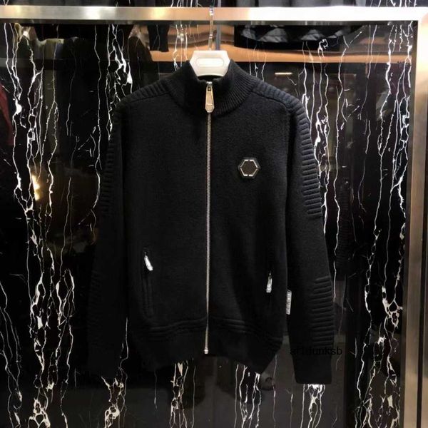 pullover fashion plein plan philipps round sweater men's european long-sleeved trend metal neck letters pp69 embroidered leather, White;black
pullover fashion plein plan philipps round sweater men's european long-sleeved trend metal neck letters pp69 embroidered leather, White;black