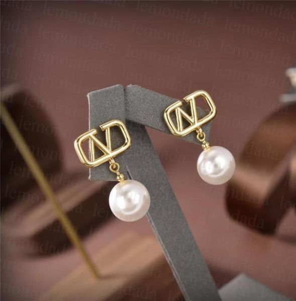 designers fashion pearls stud womens hollow letters earring elegant studs women party trendy earrings jewelry67978777255873, Golden;silver
designers fashion pearls stud womens hollow letters earring elegant studs women party trendy earrings jewelry67978777255873, Golden;silver