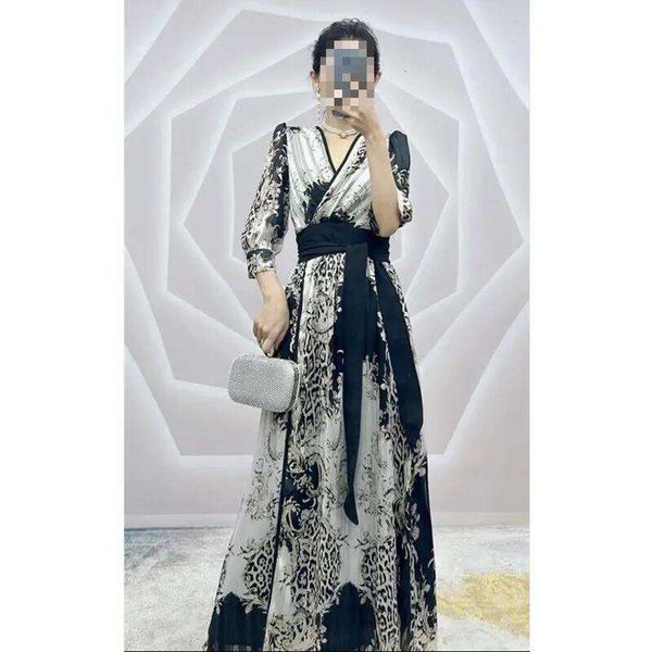 summer style palace gold thread black and white print dress for women french collar slim waist long trend, Black;gray
summer style palace gold thread black and white print dress for women french collar slim waist long trend, Black;gray