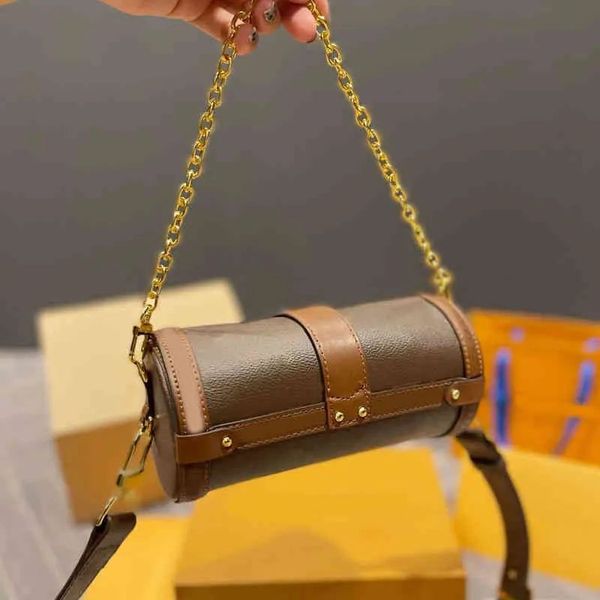 2023 luxury designer bag shoulder bag women cylinder handbag armpit bags classic printed heart badge strap handbags 220905, Black;red
2023 luxury designer bag shoulder bag women cylinder handbag armpit bags classic printed heart badge strap handbags 220905, Black;red