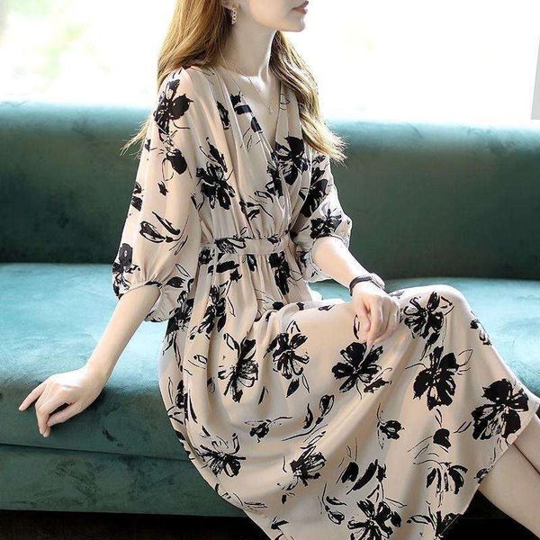 fashionably dress for women spring and summer korean version v neck printed slim mid length, Black;gray
fashionably dress for women spring and summer korean version v neck printed slim mid length, Black;gray