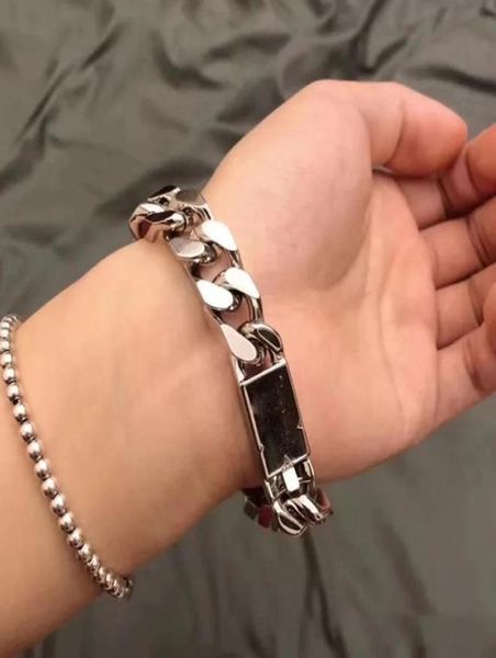 brand new fashion jewelry stainless steel bracelets bangles pulseiras bracelets for man and women with gift box 5 colors7087470, Golden;silver
brand new fashion jewelry stainless steel bracelets bangles pulseiras bracelets for man and women with gift box 5 colors7087470, Golden;silver
